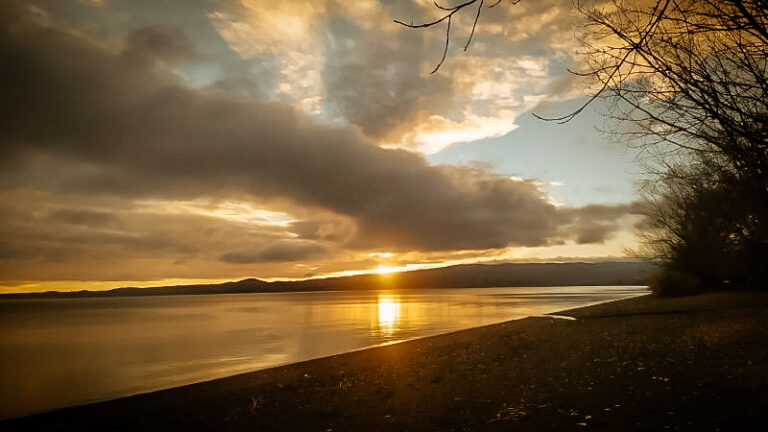 Otoño en Bolsena: Noviembre, Niebla, Felinos y Descubrimientos Inesperados