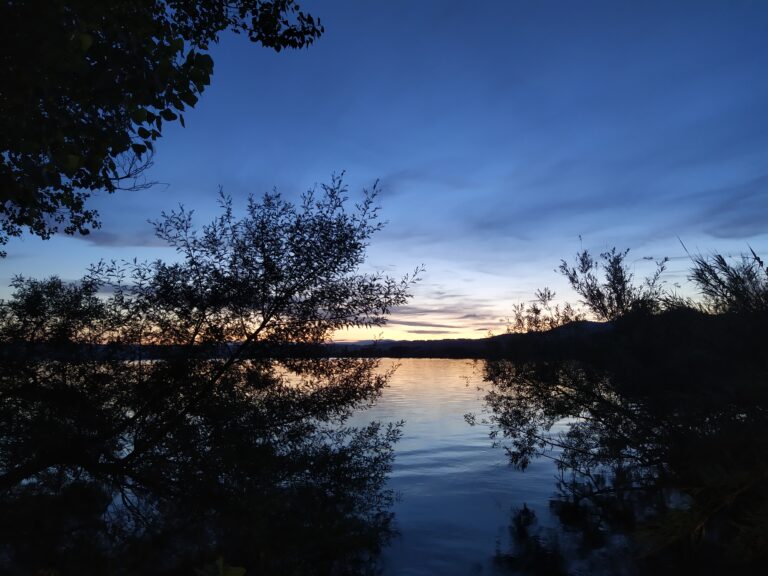 A Serene Tuscan Sunset: A Glimpse of Winter’s Beauty